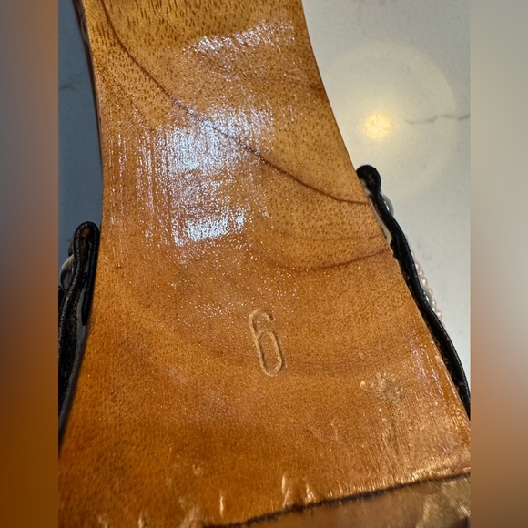 Crafts Hawaii Women's Off-White Beading W/ Black Trim Carved Wooden Clogs Size 6 - Picture 13 of 13